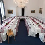 Schlosshotel 4*
