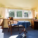 Schlosshotel Hotel 4*