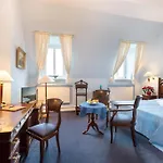 Schlosshotel Hotel 4*