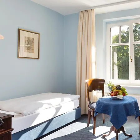 Schlosshotel فندق رالسفيك