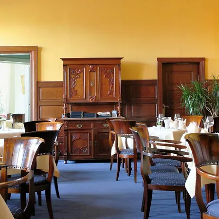 מלון Schlosshotel 4*