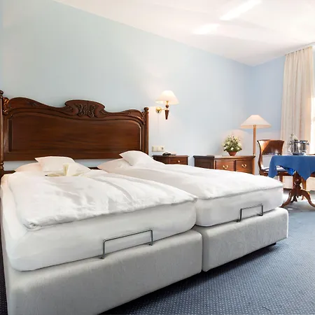 מלון Schlosshotel 4*
