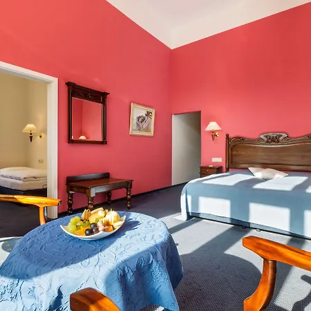 מלון Schlosshotel