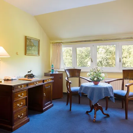 מלון Schlosshotel