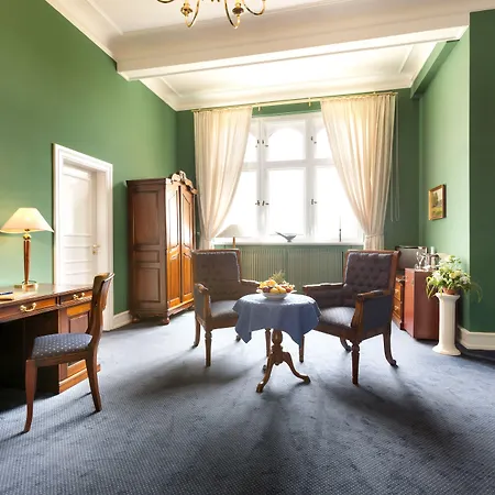 Schlosshotel فندق 4*