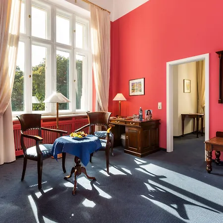 מלון Schlosshotel ראלסוויק