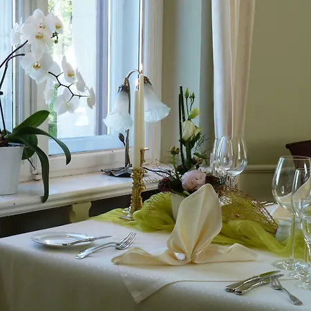 מלון Schlosshotel