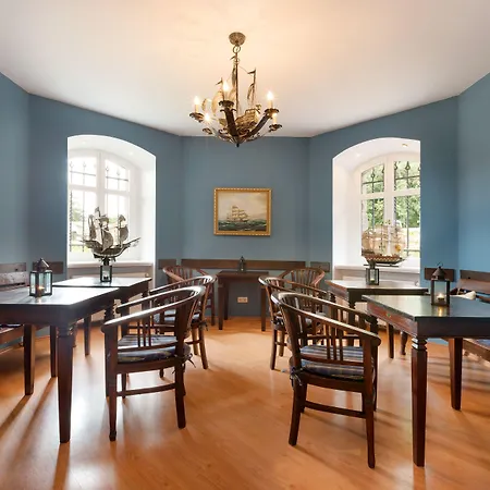 מלון Schlosshotel 4*