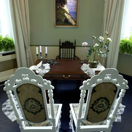 Schlosshotel رالسفيك