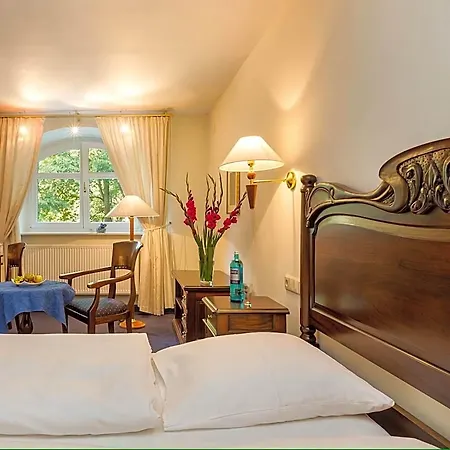 Schlosshotel 4*