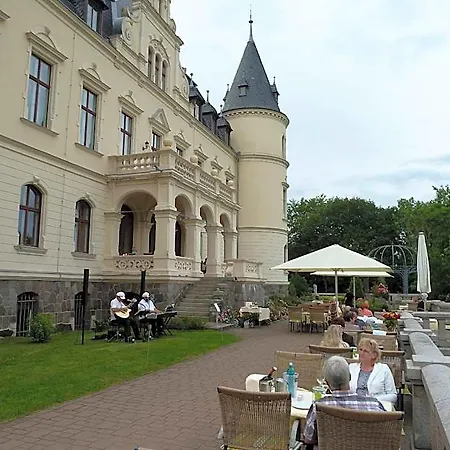 Schlosshotel Hotel Ralswiek